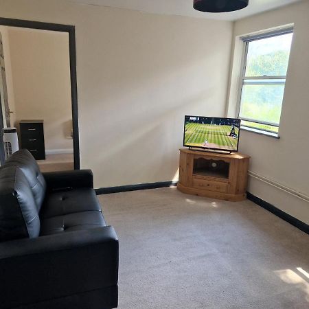 Maidstone Heights III - 1 Bedroom In Maidstone! 外观 照片